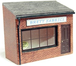 Hornby R8693 00 - Courtyard Building Brett Fabrics - Skaledale Series
